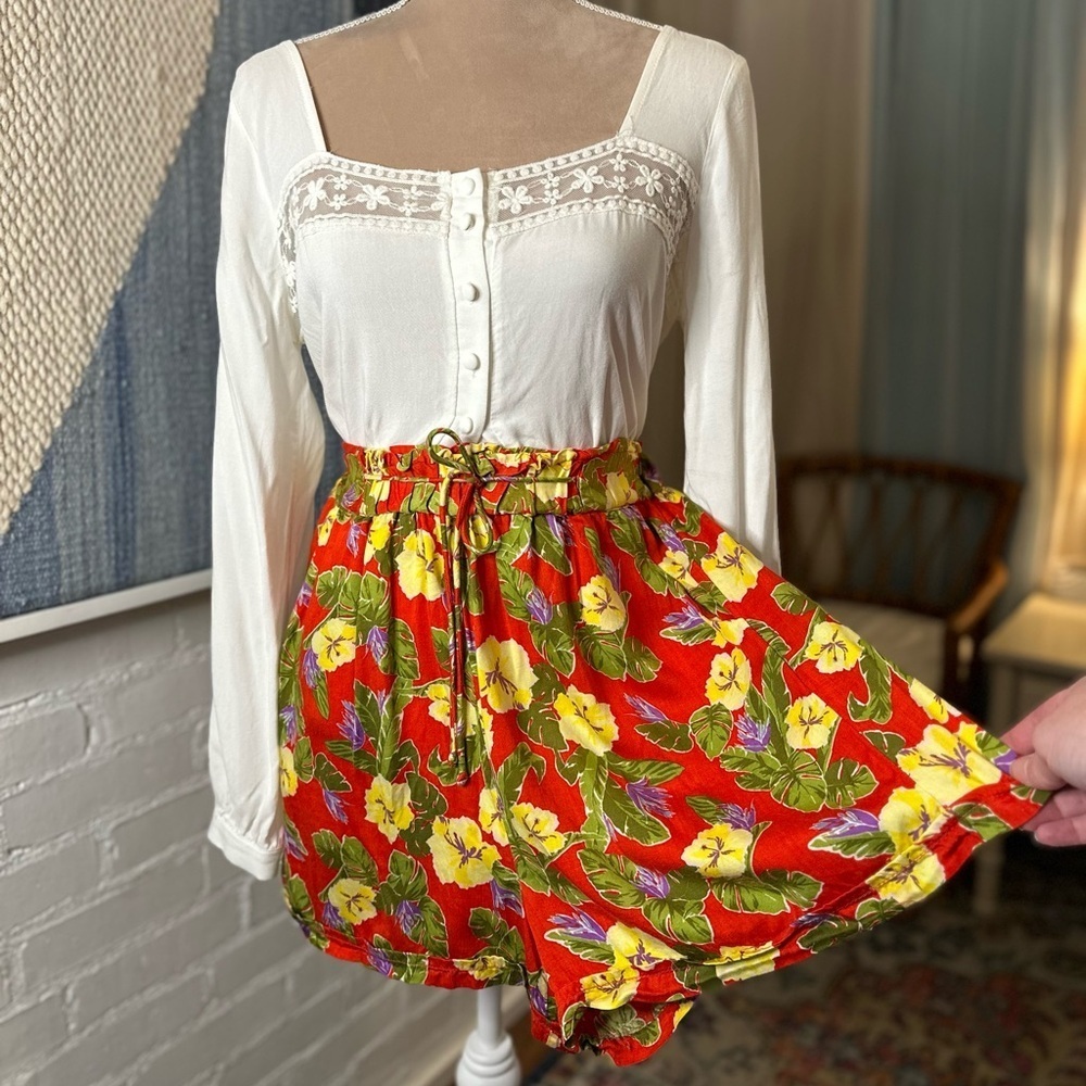 Urban Outfitters Lightweight Red Tropical Floral Shorts - Picture 2 of 12